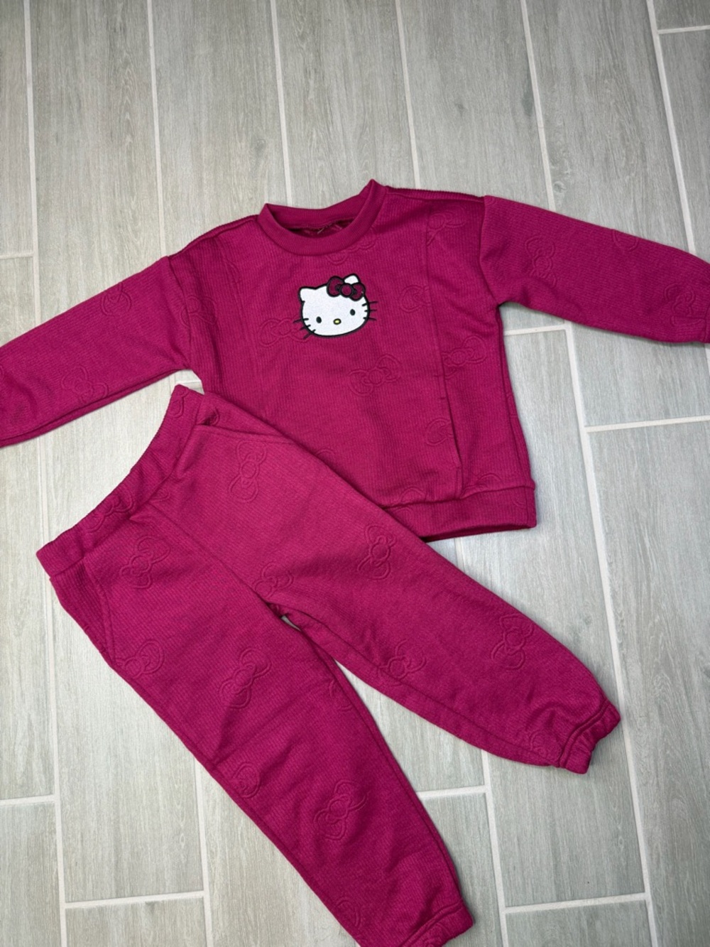 Sanrio Hello Kitty Girls 4T Wine 2-Piece Set